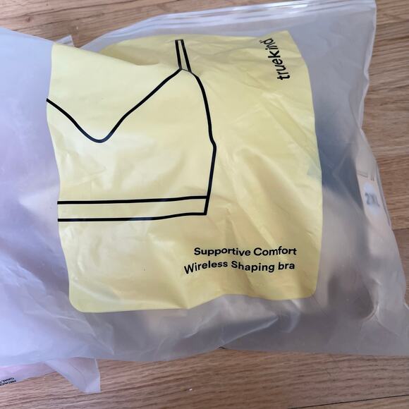 Elegant Cream Wireless Bra - Picture 11 of 14